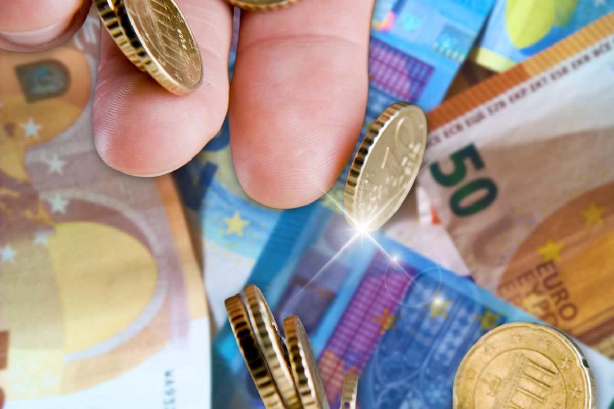 Quali stipendi hanno l'aumento di 350 euro di